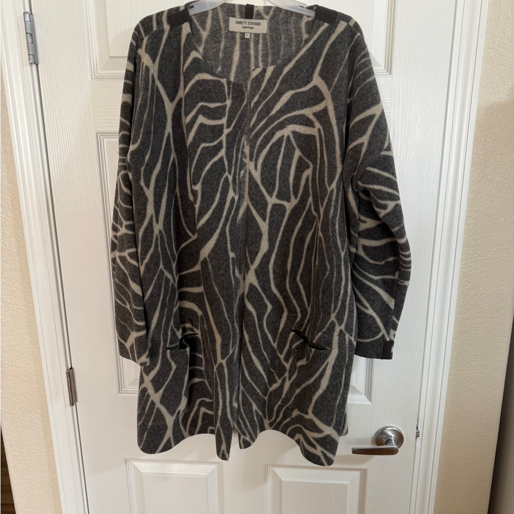Stylish Zebra Pattern Cardigan